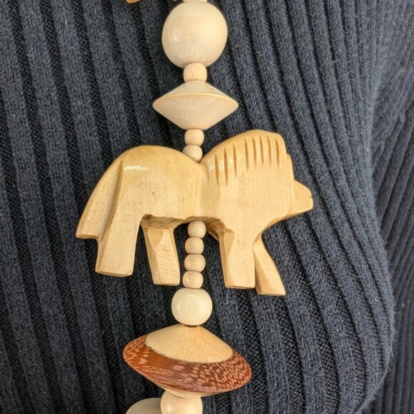 Vintage Elephant Lion Safari Carving Wooden Beads Necklace Blonde Wood Boho - Picture 5 of 6